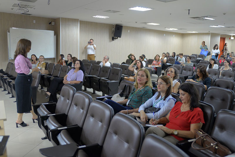 Gênero, homoafetividade e multiparentalidade são temas de palestras no Encontro Estadual de Psicólogos e Assistentes Sociais do PJRO